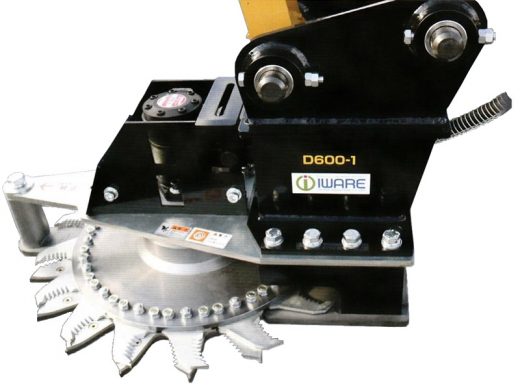 油圧ショベル装着式　草刈剪定機（IWARE　D600-1型）