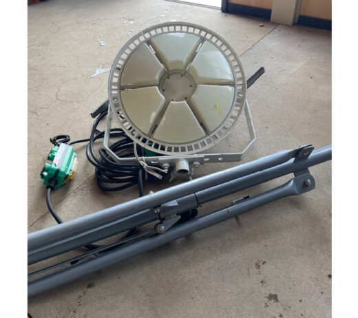 【北上営業所】LEDディスクバルーン300W　三脚付き（L300W-AB-50K）『中古価格￥27,500（税込み）』